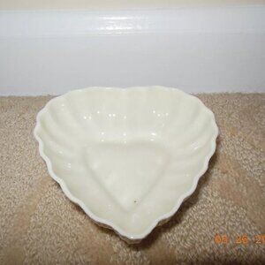 VINTAGE Ireland Irish Belleek Heart Shape 4 1/2" Candy Dish Green Mark No. 857